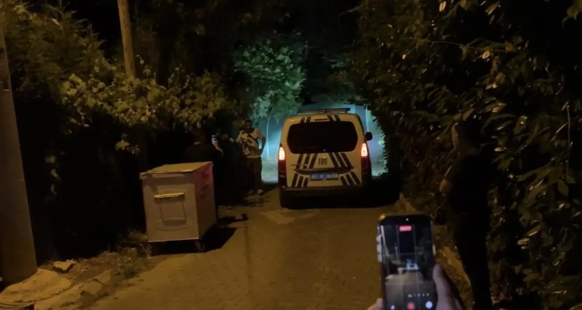 Deniz Akkaya ile ilgili çarpıcı iddia! Misafir gittiği evi işgal ettiği, karakolluk oldu 3