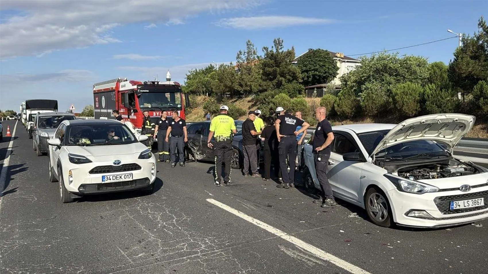 Tekirdağ yolunda yedi araç birbirine girdi