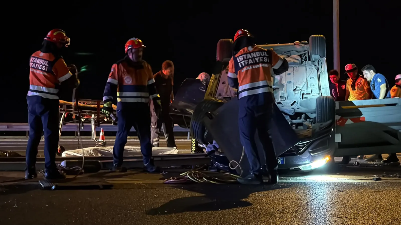 Beykoz TEM Otoyolu'nda gece yarısı trafik kazası 1 ölü