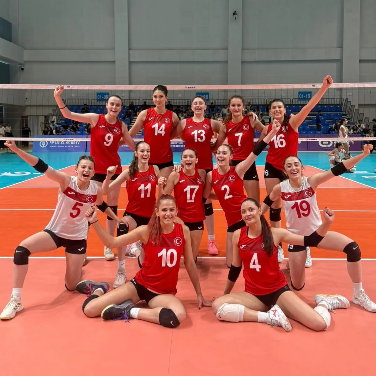 Genç voleybolcularımız Çin’de dünya şampiyonluğunu kazandı