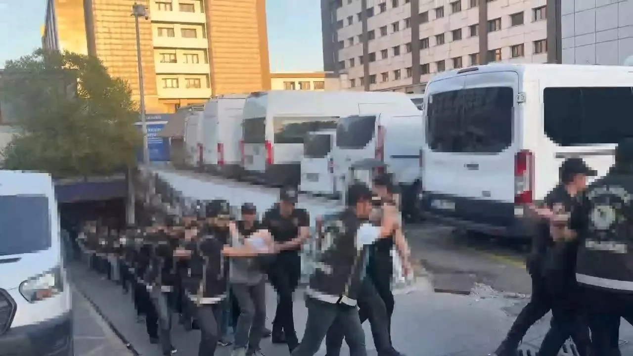 12 ilde eş zamanlı çete operasyonu 103 kişi adliyeye çıkarıldı