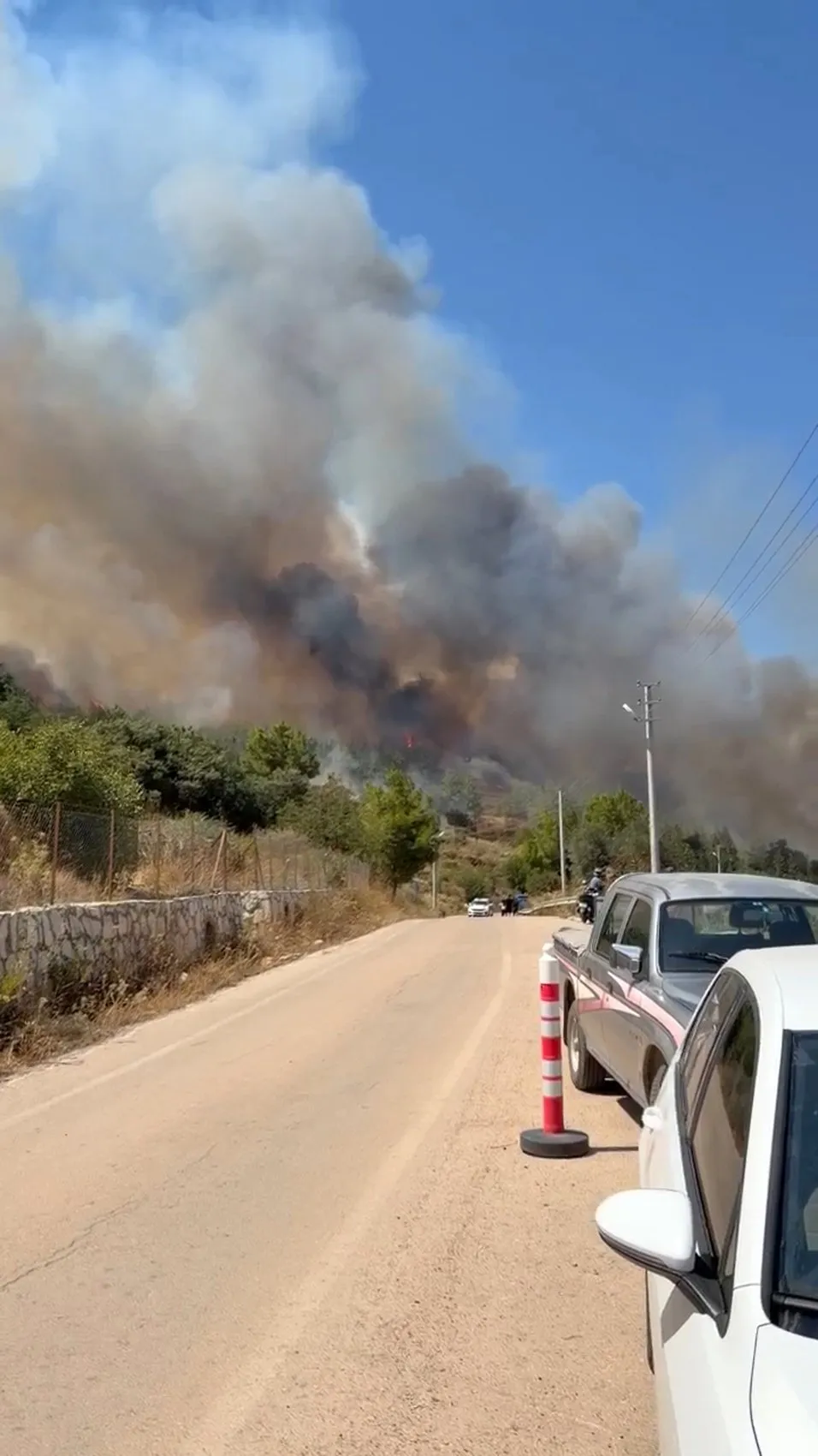 Kumluca'da orman yangını paniği Yazır Mahallesi boşaltılıyor