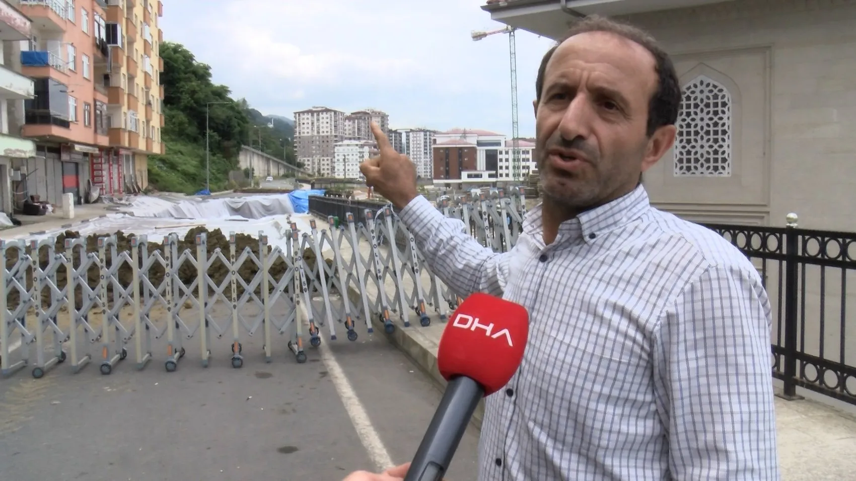 Rize’de yurt inşaatı kazısı mahalleyi karıştırdı
