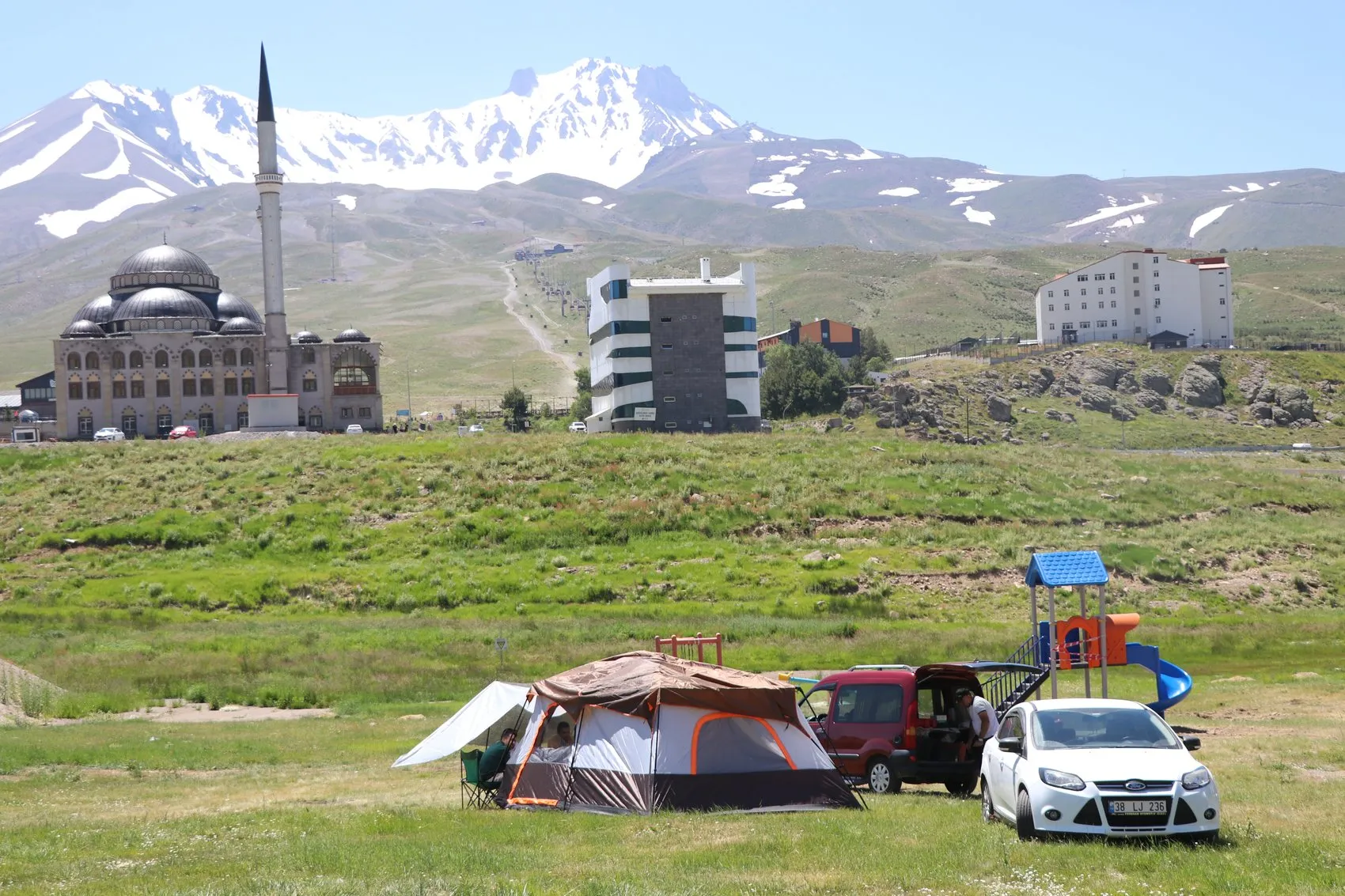 Erciyes Dağı eteklerinde şehir sıcaklığından kaçış rotası