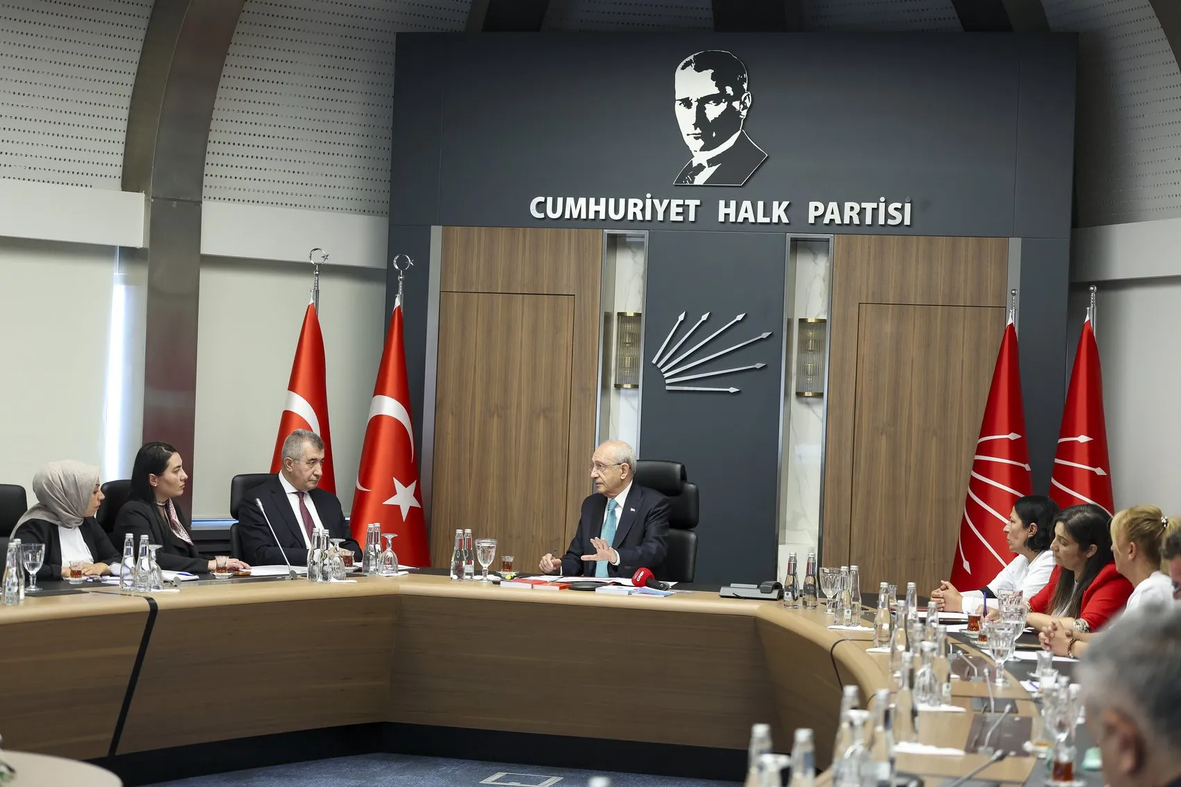 Kılıçdaroğlu ailelerin acısını dinledi