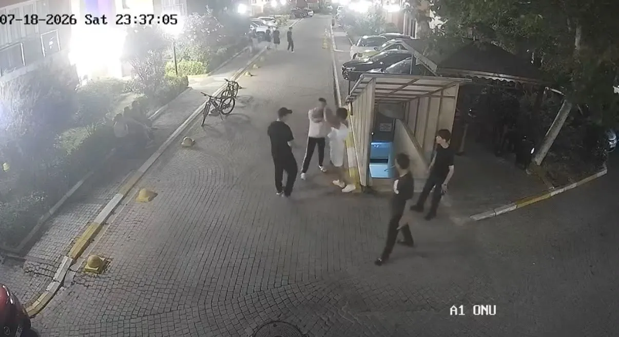 Esenyurt’ta bir çocuğa yan baktın dayağı