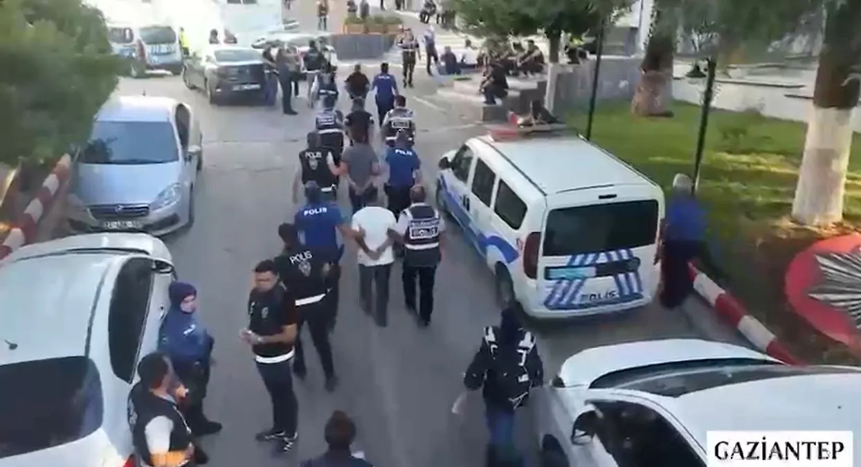 14 ilde dev uyuşturucu operasyonu 382 kişi yakalandı