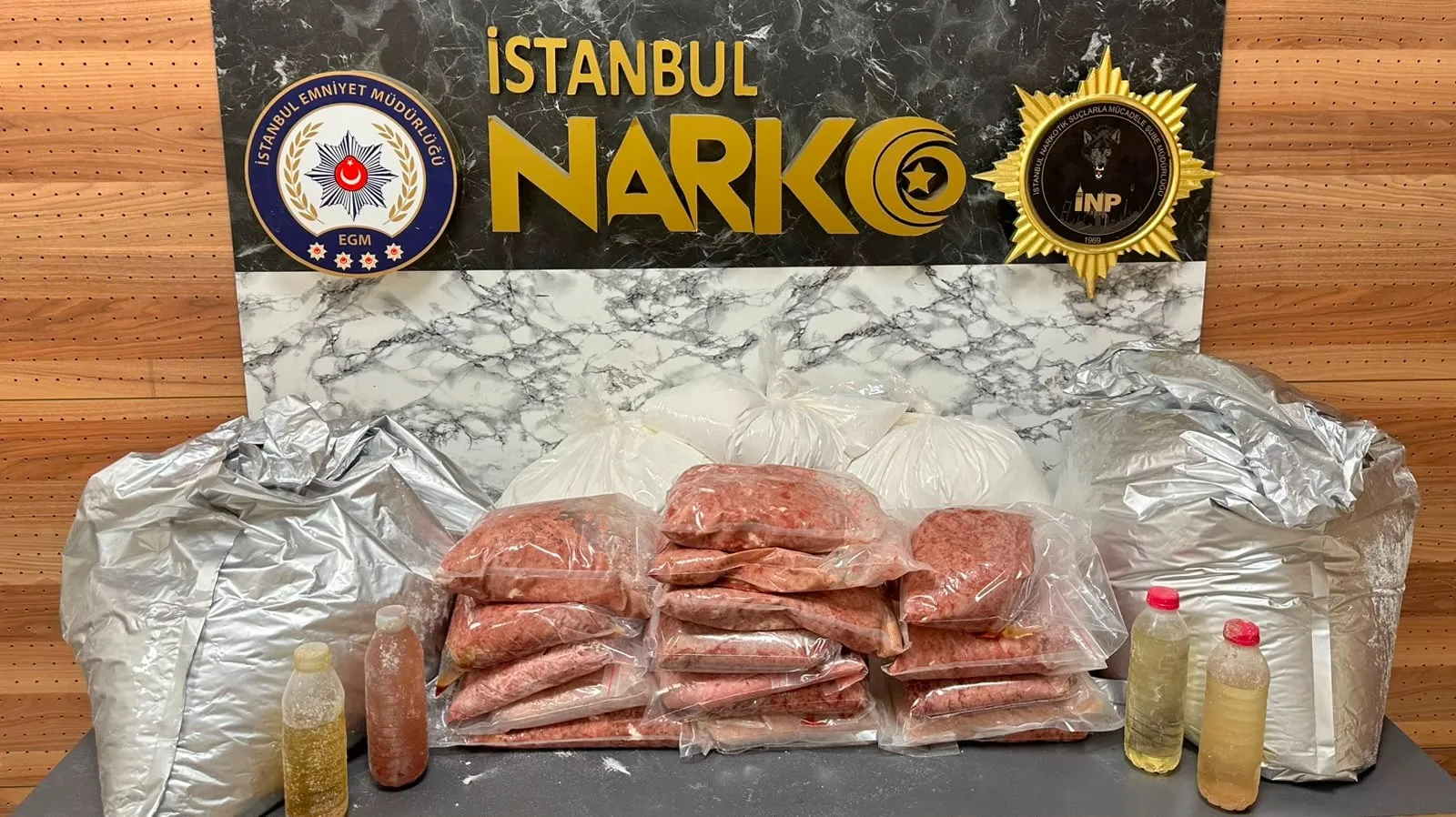 Bayrampaşa’daki depodan 100 kilonun üzerinde uyuşturucu ham maddesi çıktı