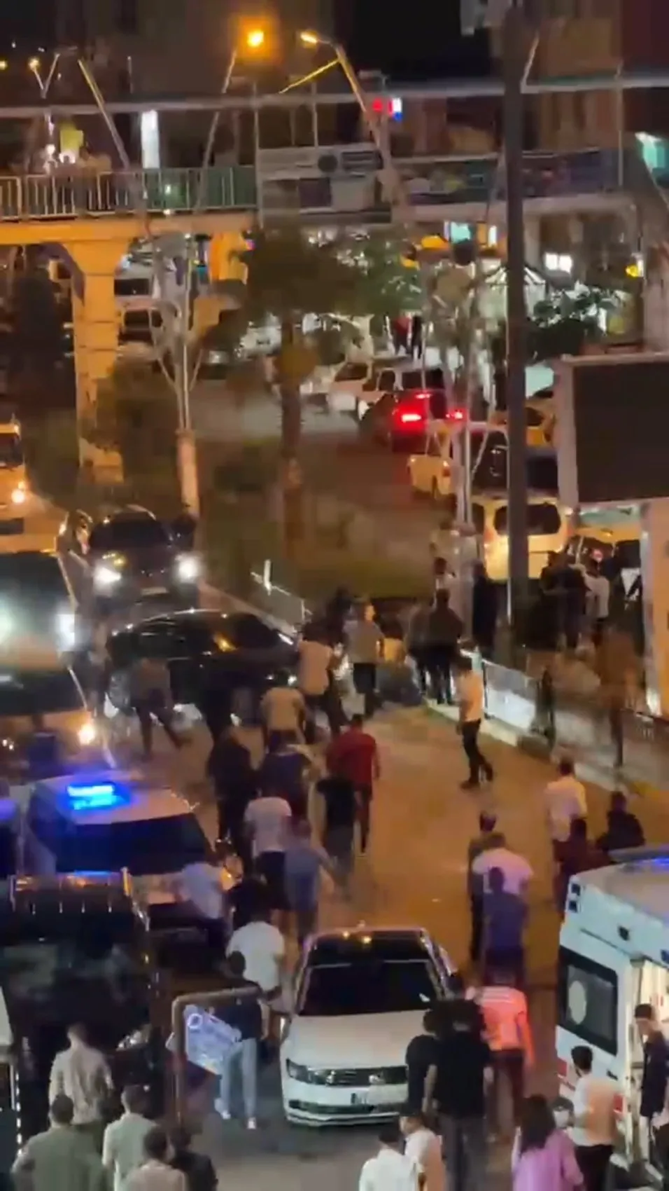 Silopi İpekyolu Caddesi’nde alacak kavgası kameraya yansıdı
