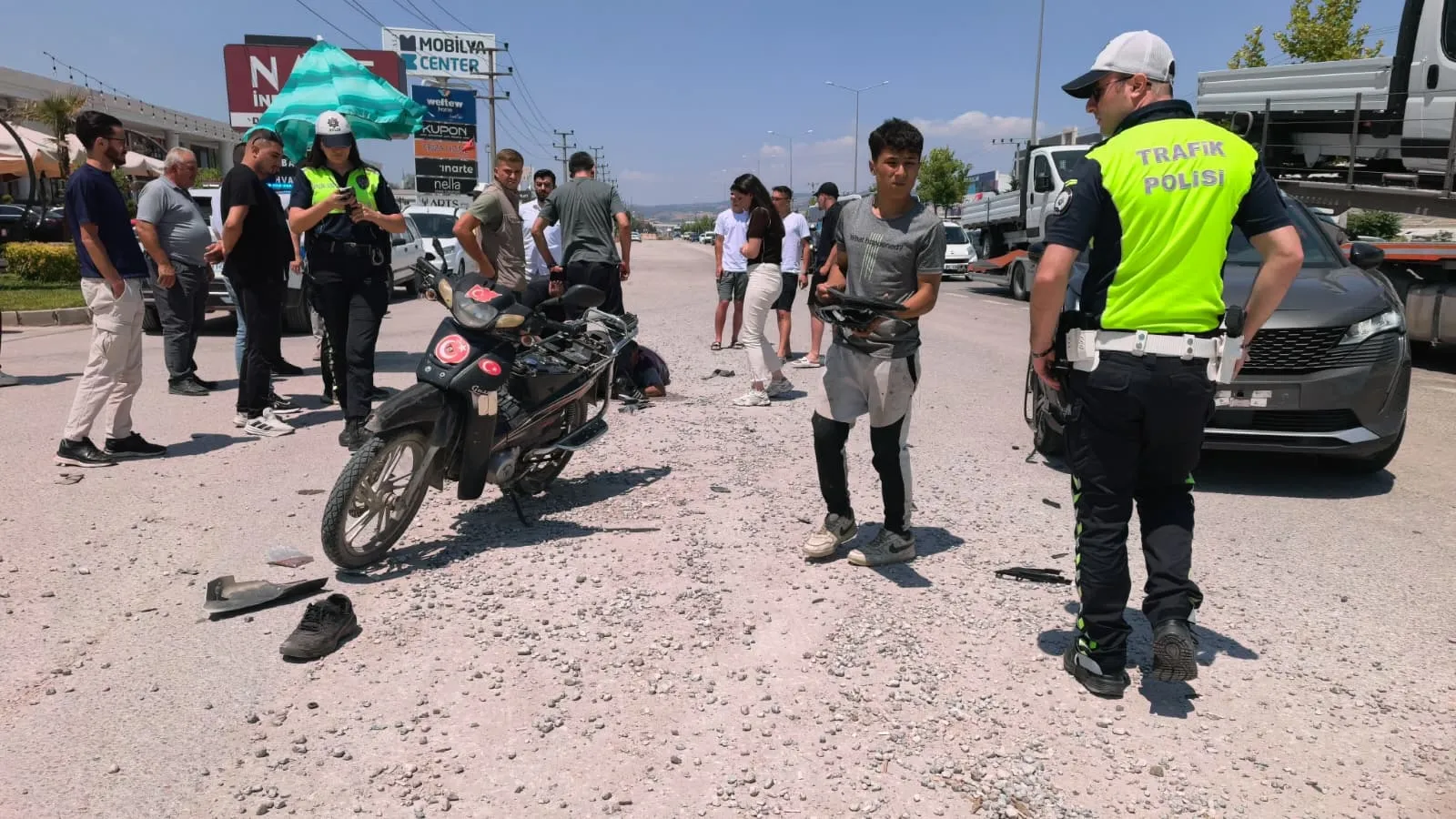 İnegöl yolunda ters yöne giren motosiklet ciple çarpıştı