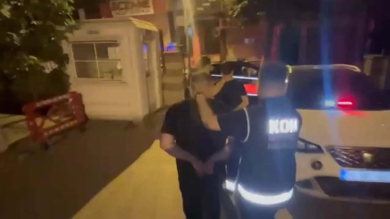 Fatih’te merdiven altı ilaç operasyonu