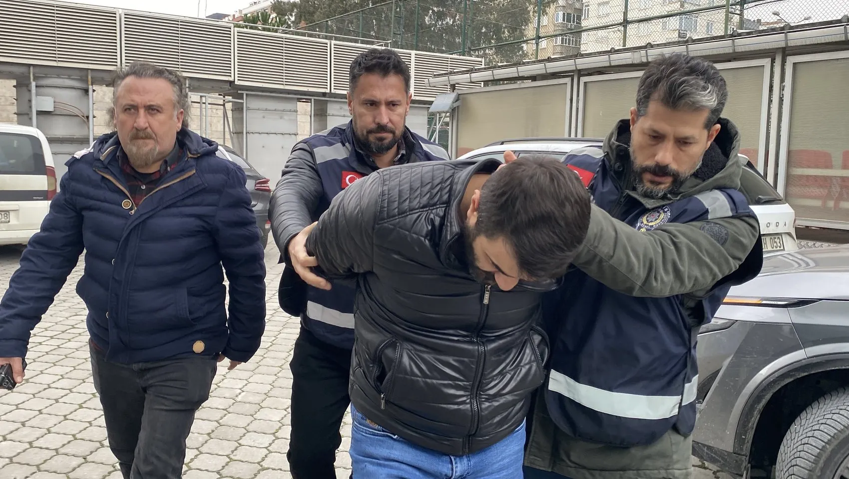 Eski eşine mesaj atan adamı öldüren sanığa hapis cezası