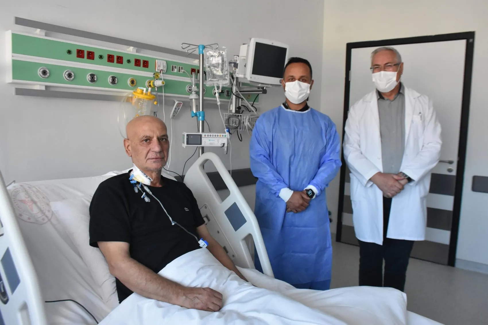 Eşini hastaneye götürdü, kendi hayatını kurtardı