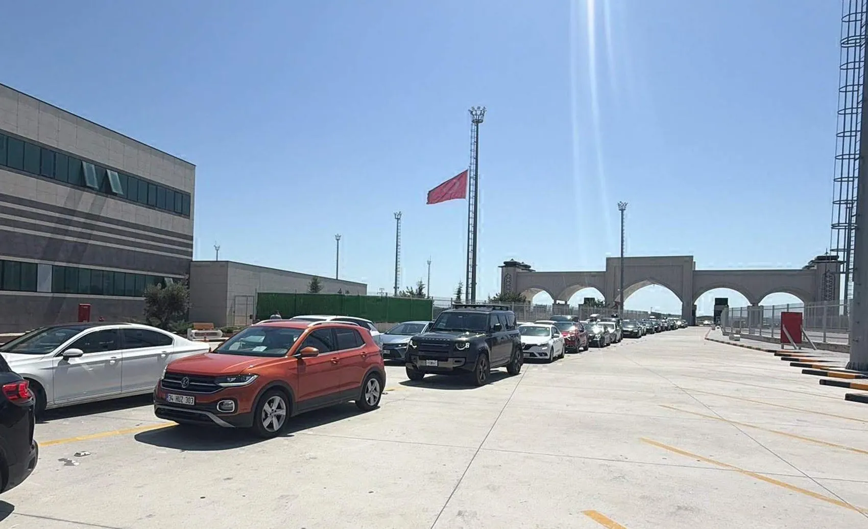 Yunanistan sınırındaki dört saatlik geçiş krizi sona erdi