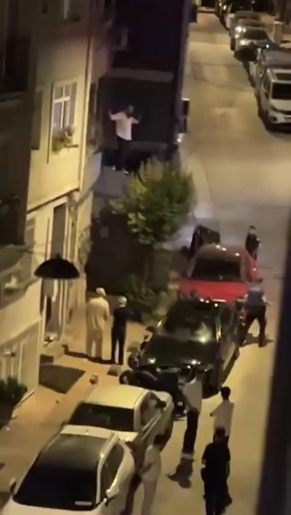 Beyoğlu'nda eski sevgili dehşeti Pencereye tırmanıp dehşet saçtı