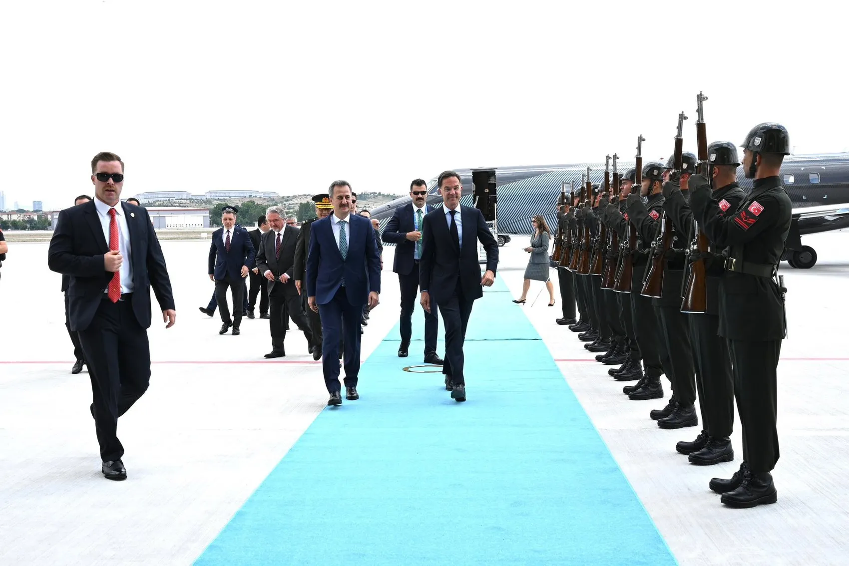 NATO patronu Ankara’da kritik zirve için masaya oturuyor