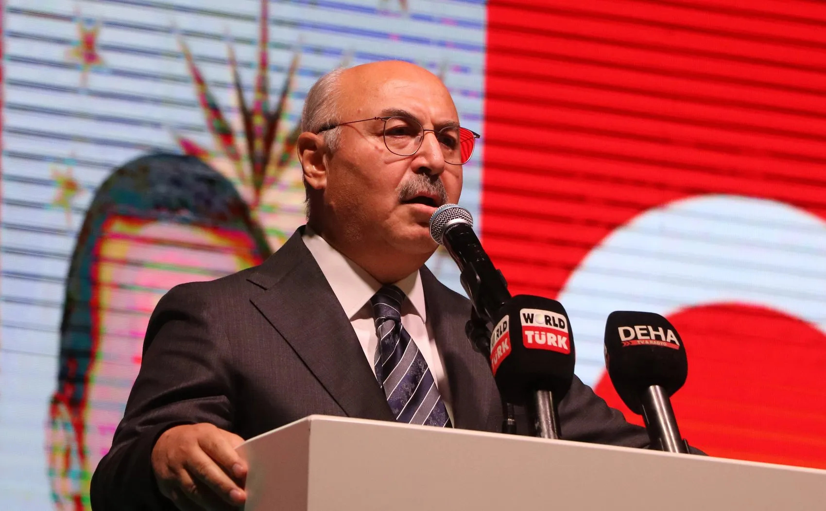 Denizli halkı 15 Temmuz'u anmak için meydanda buluştu