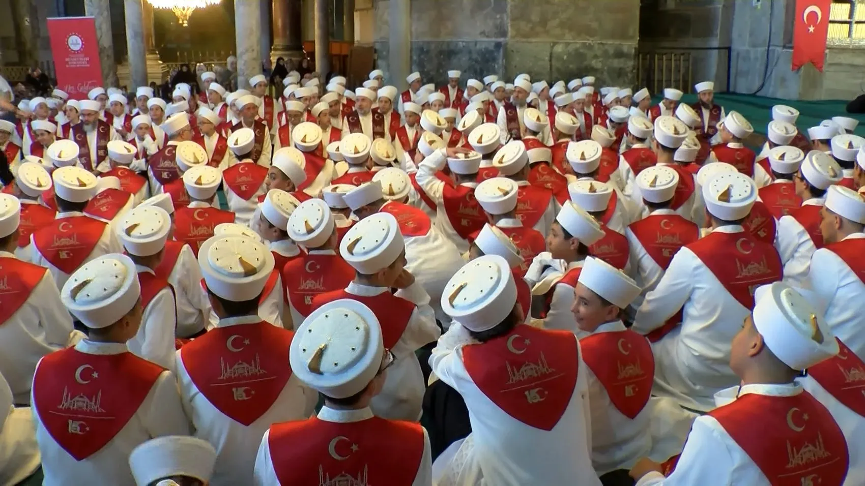 Ayasofya’da 15 Temmuz şehitleri için 253 hafız hatim okudu