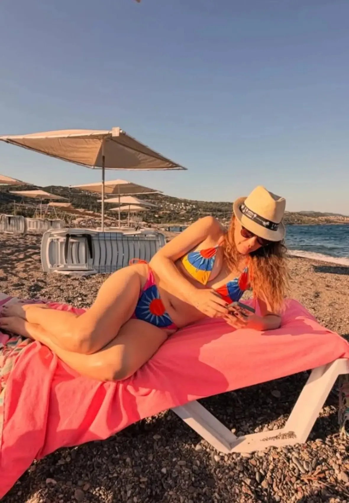 Kızılcık Şerbeti nin Kıvılcım ı Evrim Alasya tatilde! Bikinili pozlarını peş peşe paylaştı 5