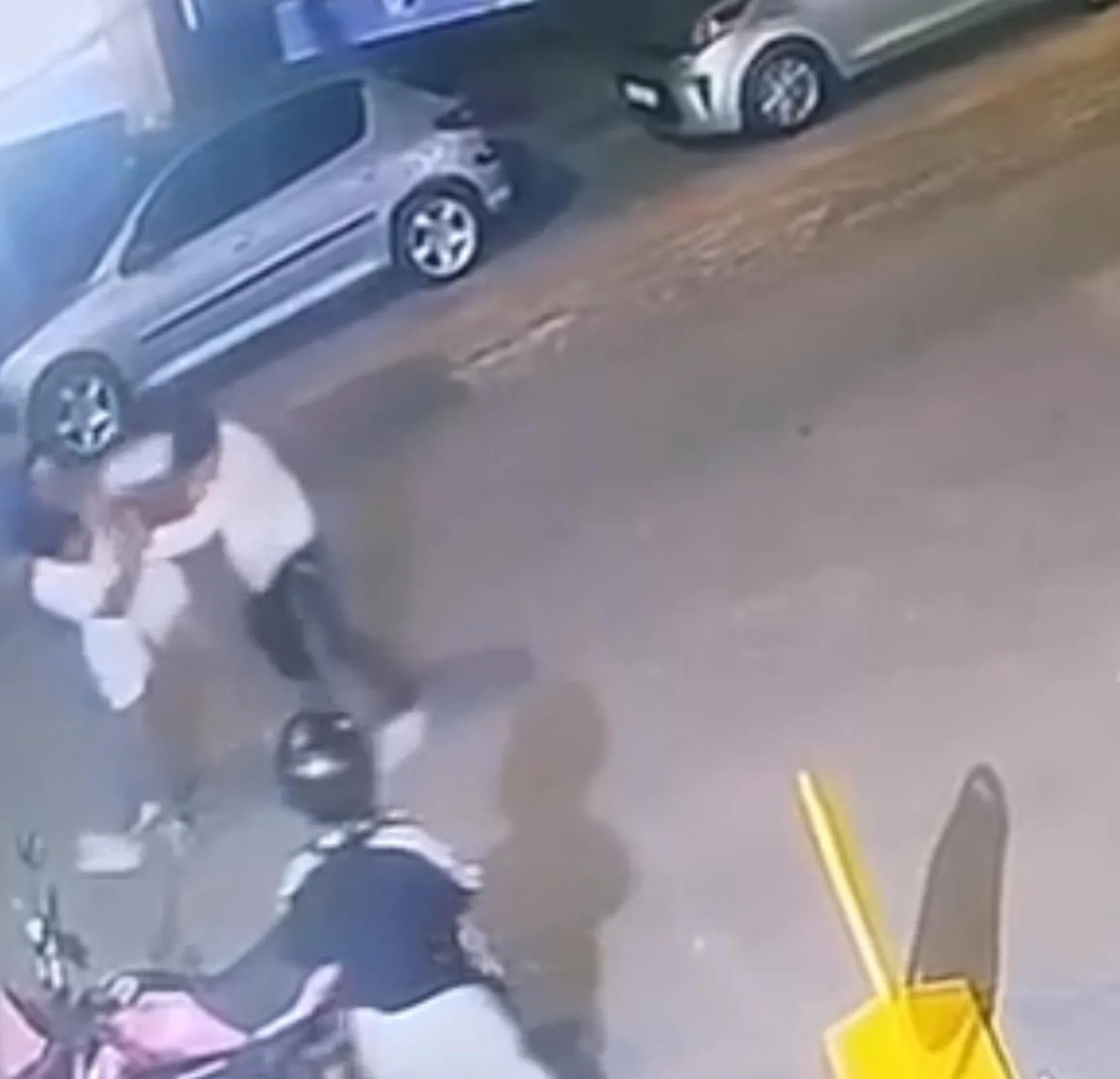 Çorlu sokaklarında bıçaklı kavga kameraya yansıdı