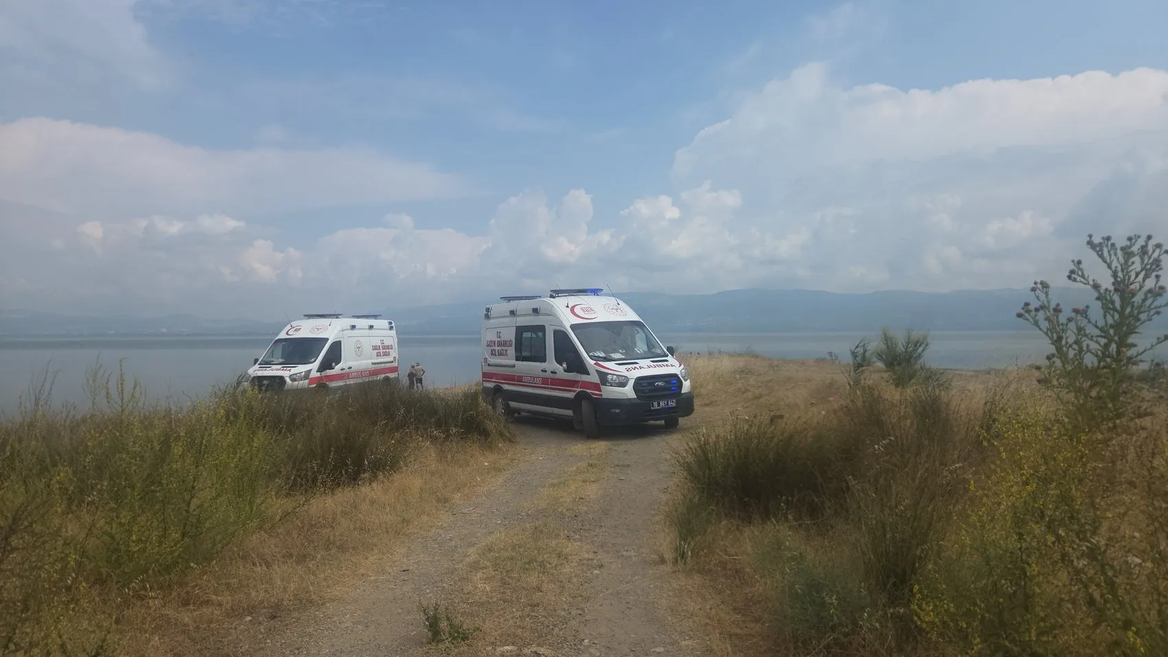 İznik Gölü’nde iki gençten haber alınamıyor