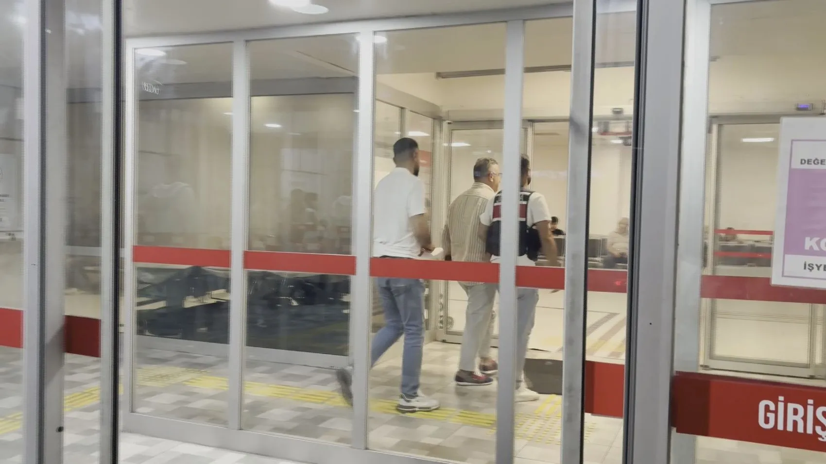 Gazeteci Cem Küçük hakkında gözaltı kararı
