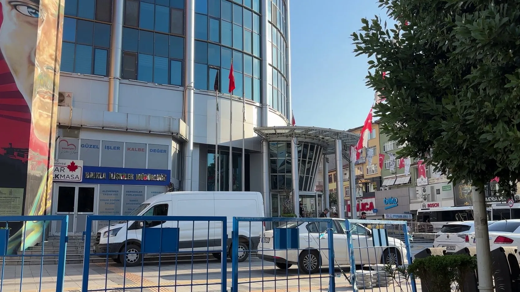 İzmit Belediye Başkanı Hürriyet ve eşine operasyon