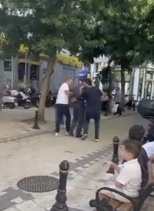 Bakırköy’de sokak ortasında bıçaklı kavga