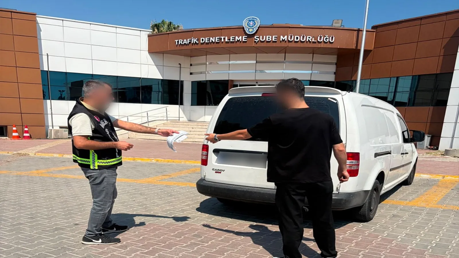 Mersin'de trafikte kavga eden sürücülere ağır fatura kesildi