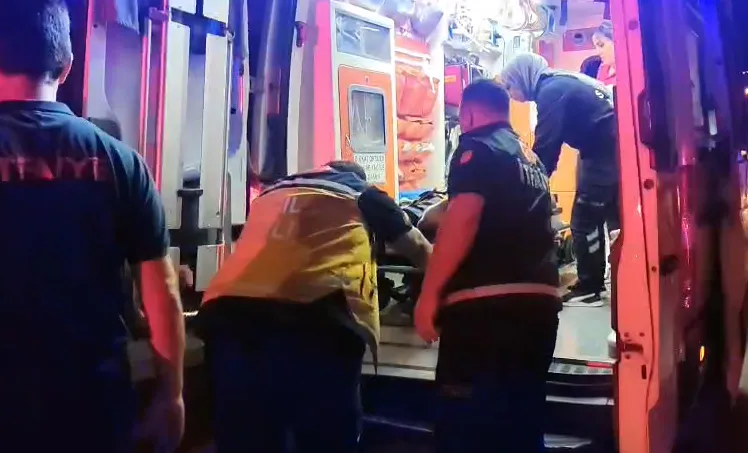Aksaray'da eve çatıdan girmeye çalışan genç beton zemine çakıldı