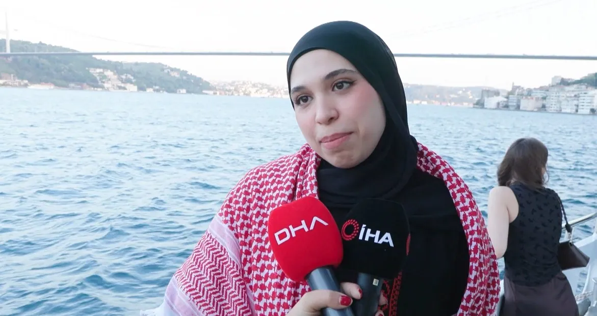 Dünya gençleri Türk kültürünü İstanbul Boğazı’nda uğurladı