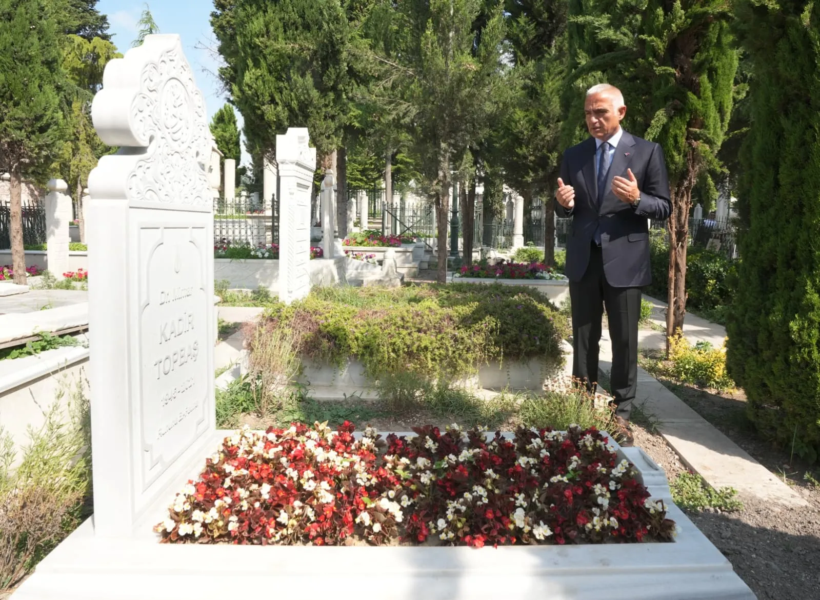 Bakan Ersoy Fatih Sultan Mehmet ve tarihe yön veren isimleri andı