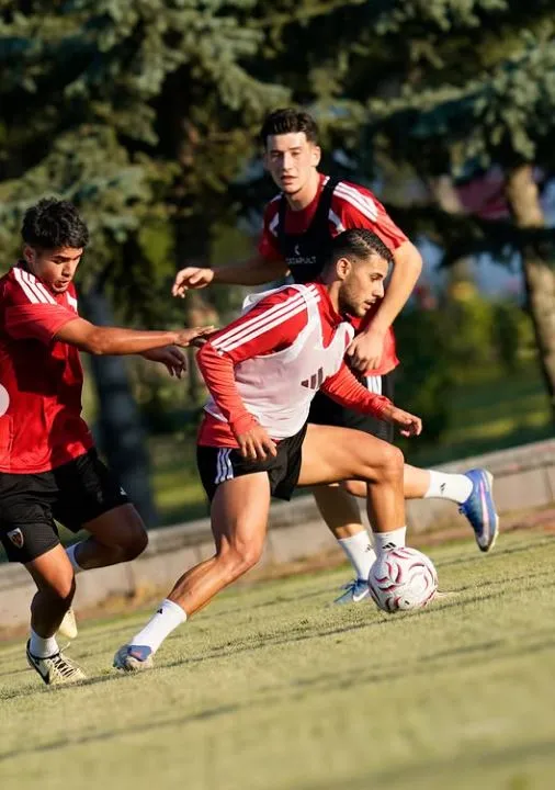 Kayserispor yeni sezon hazırlıklarını kendi tesislerinde sürdürüyor