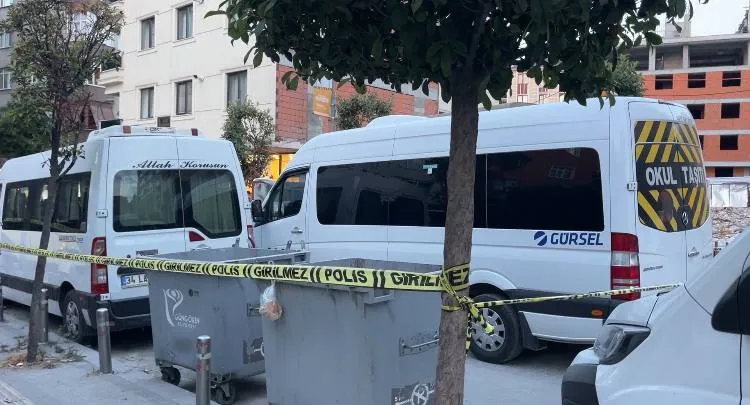 Güngören'de geri manevra yapan servis aracı bir kişinin canını aldı