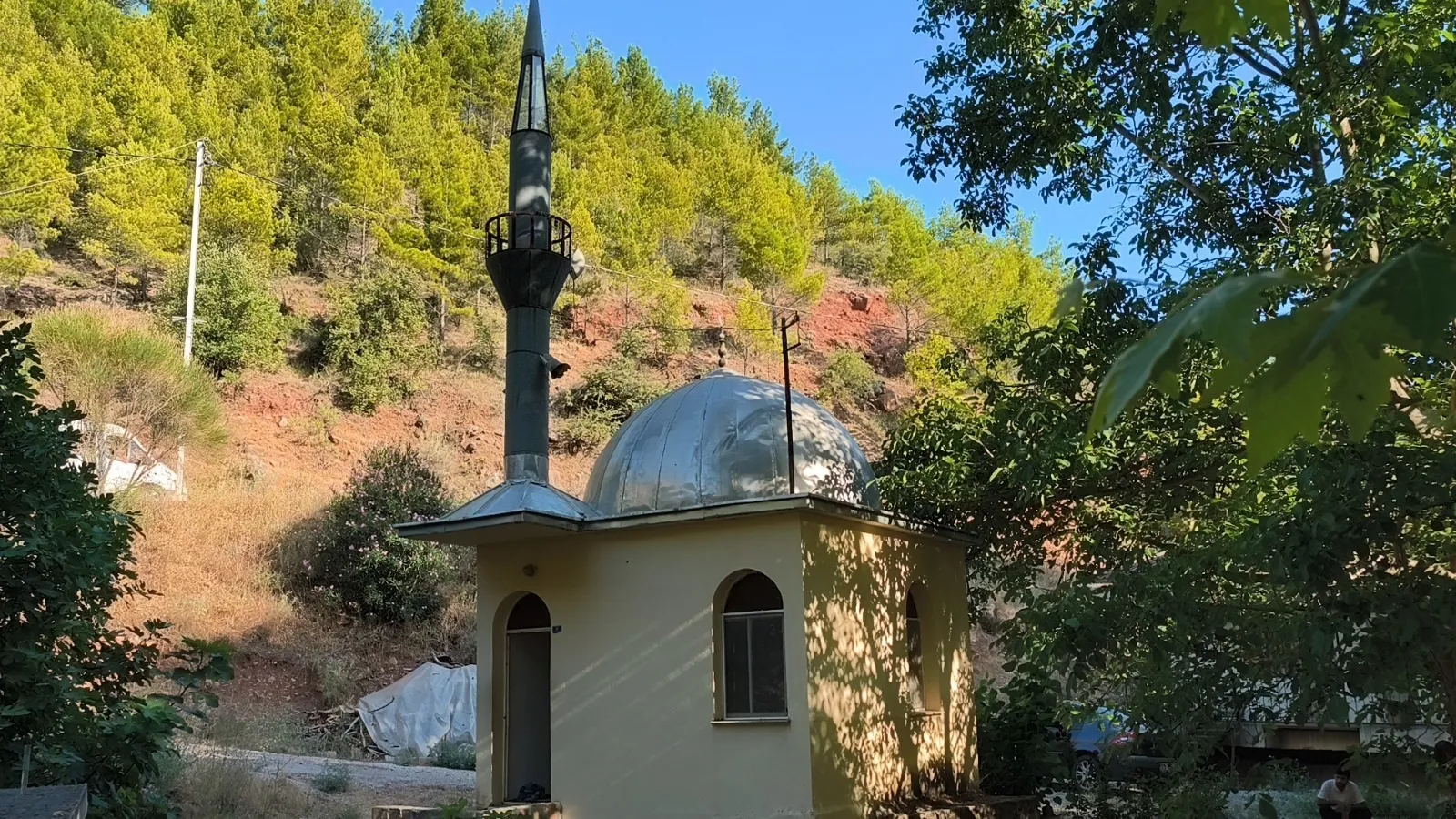Mersin'de ormanın içinde saklı minik bir mola noktası