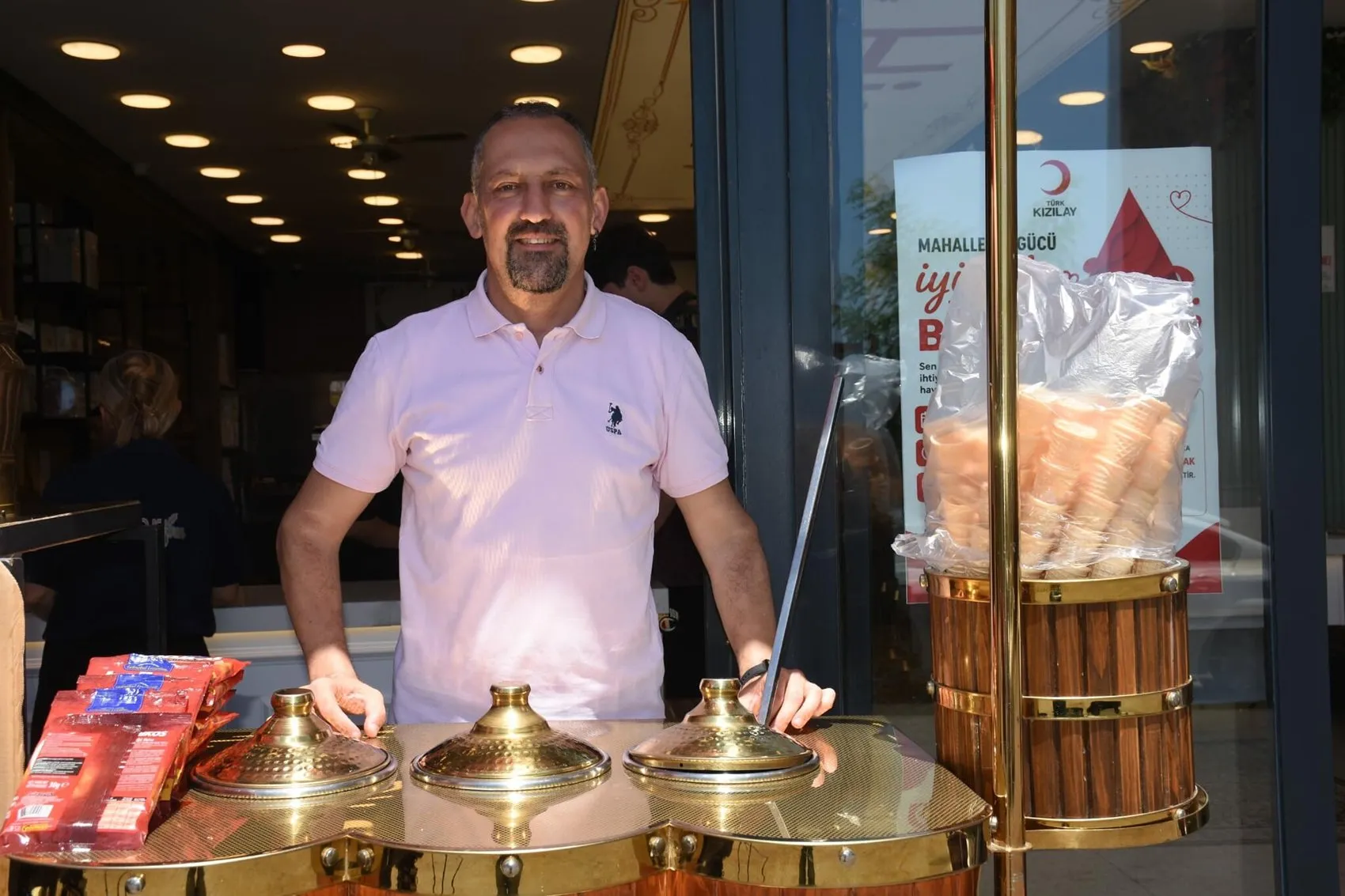 Yaz sıcağında dondurma yerken zehirlenmemek için nelere dikkat etmelisiniz