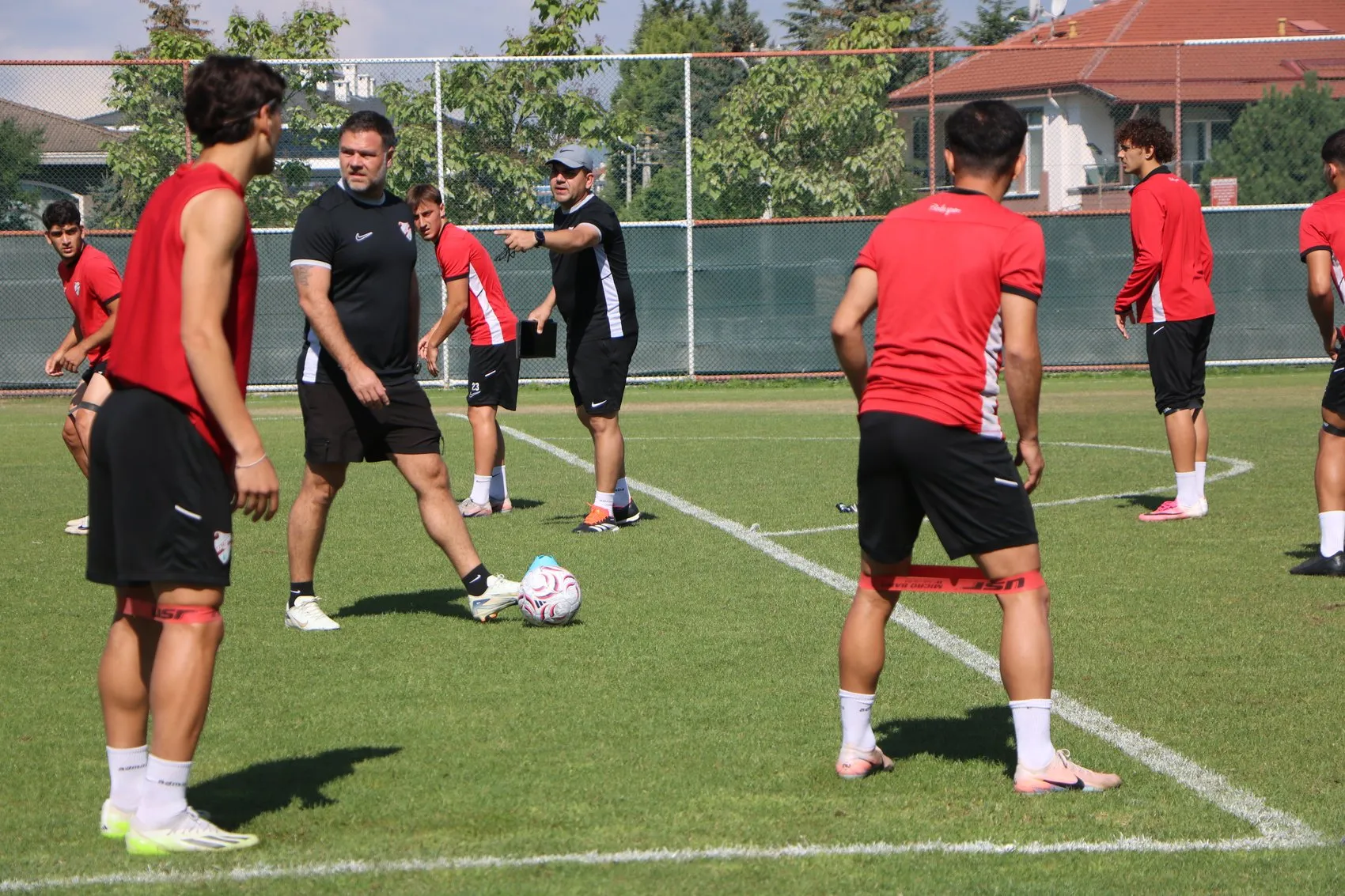 Boluspor'da Daniel Farrar dönemi çift mesaiyle başladı