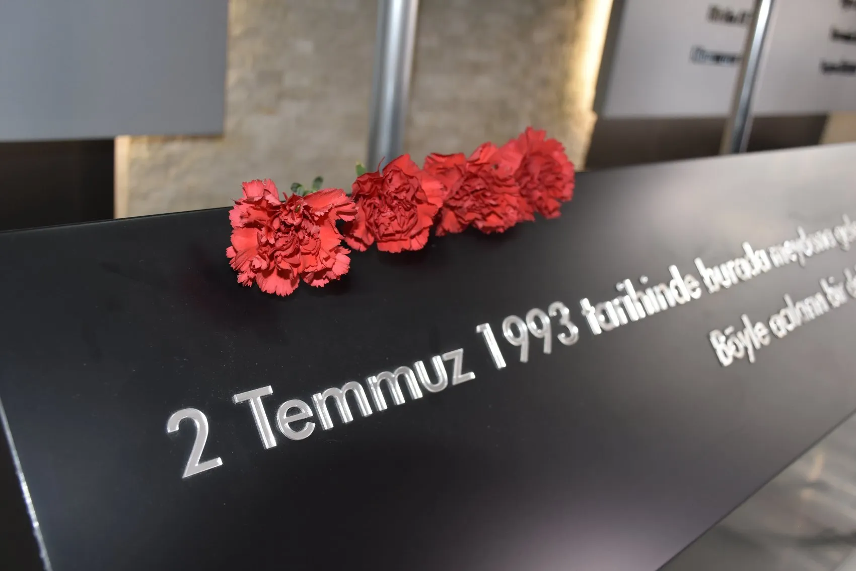 Sivas 2 Temmuz’un 33’üncü yılında hayatını kaybedenleri andı