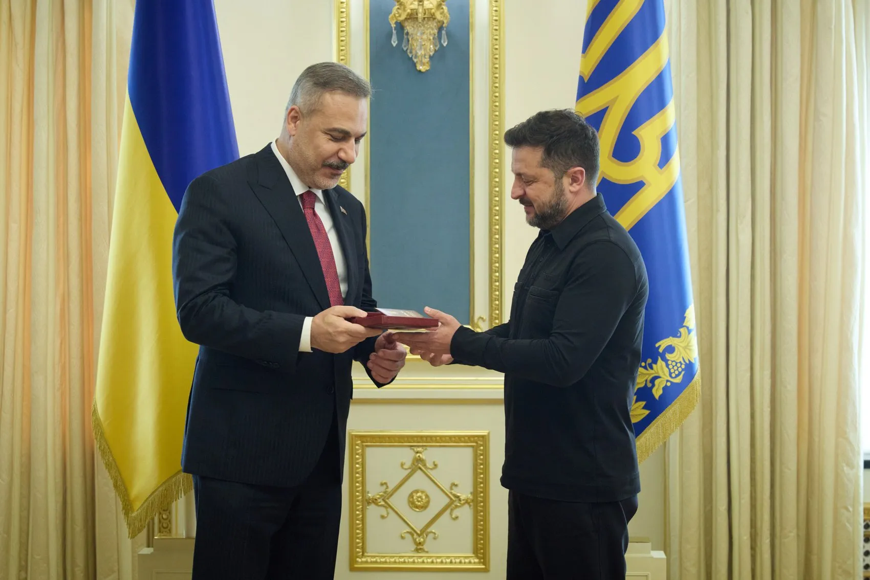 Hakan Fidan Ukrayna’da barış kapısını aralıyor