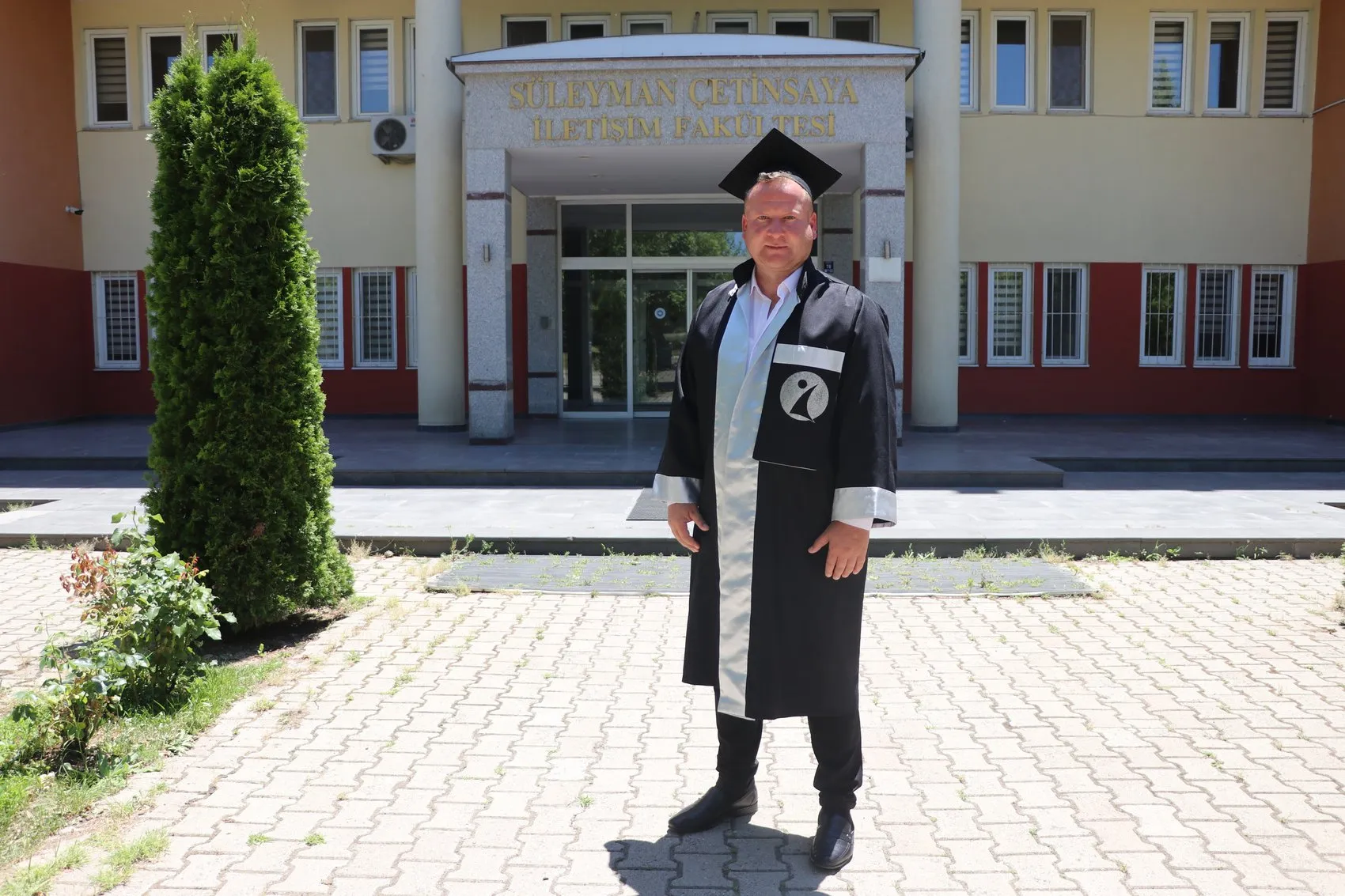 Güvenlik görevlisiyken gazeteci oldu