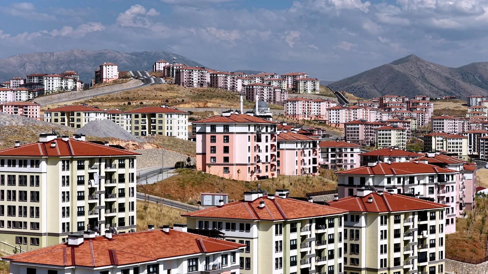 Bakan Kurum sosyal konut projelerindeki güncel tabloyu paylaştı