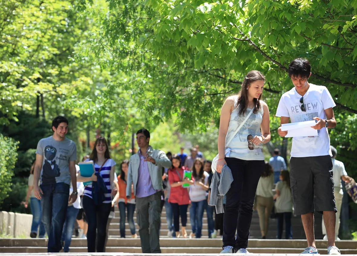 Üniversiteliler için yeni dönem Diplomaya iş garantili staj geliyor