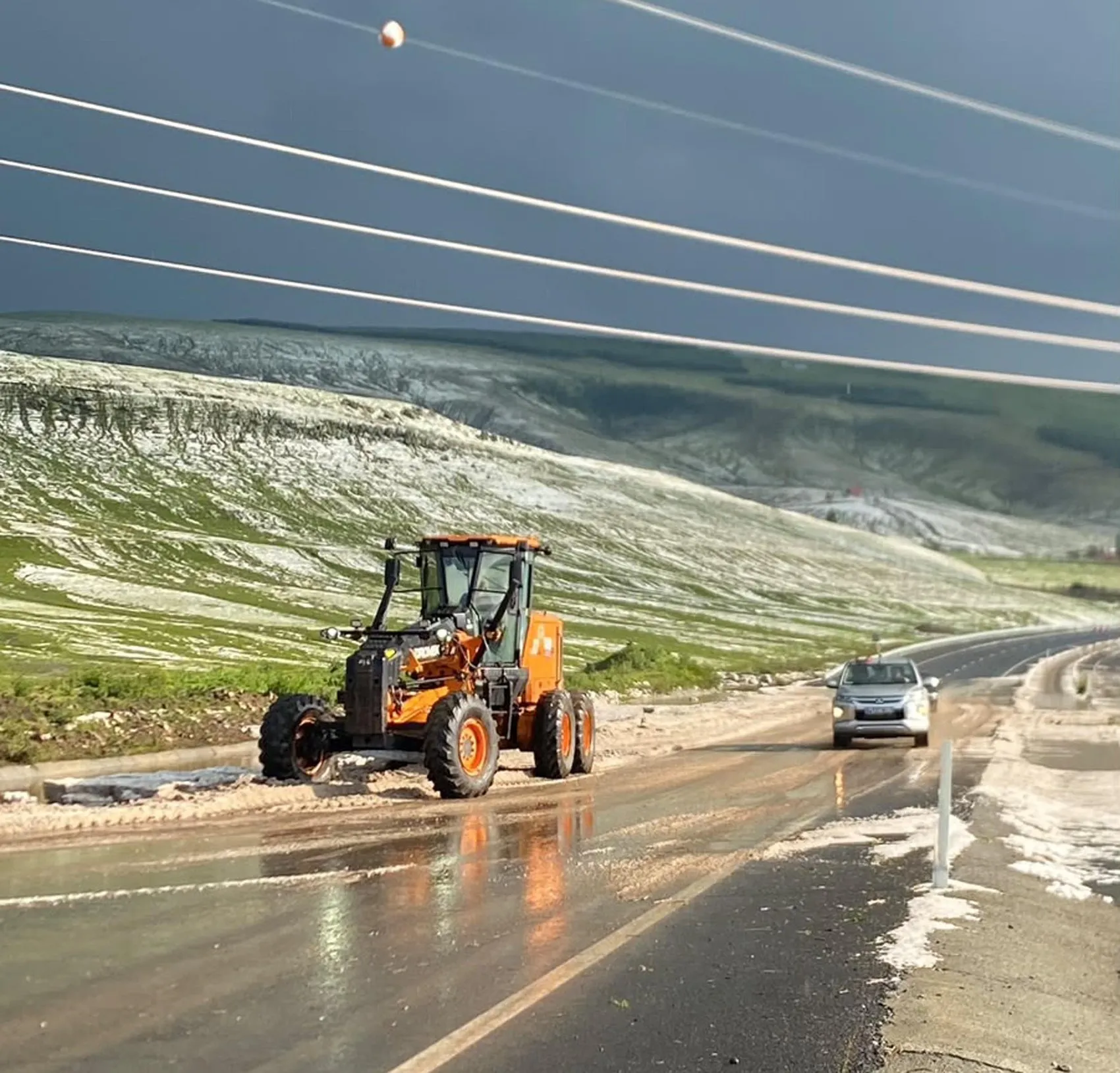 Ardahan’da dolu yağışı hayatı felç etti