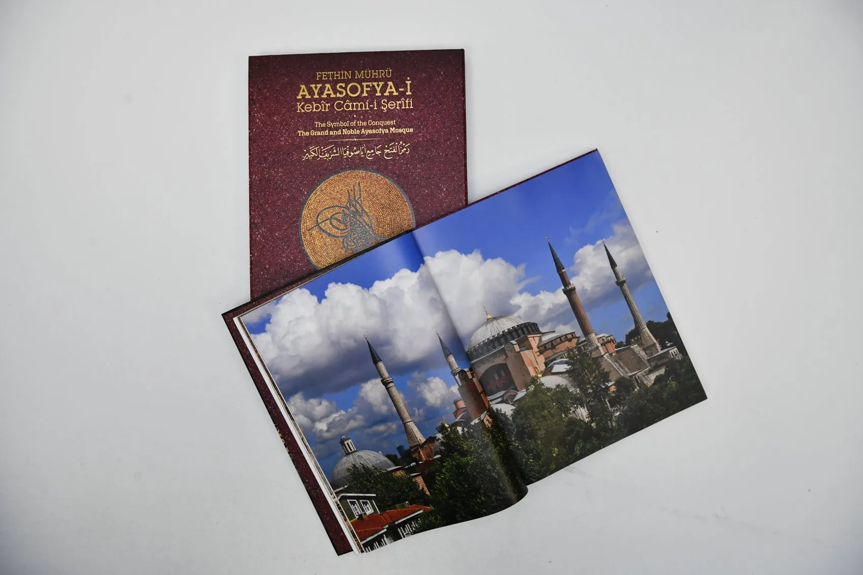Ayasofya için özel koleksiyon kitabı raflara çıkıyor