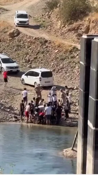 Mardin Dargeçit'te baraj gölüne giren genç hayatını kaybetti