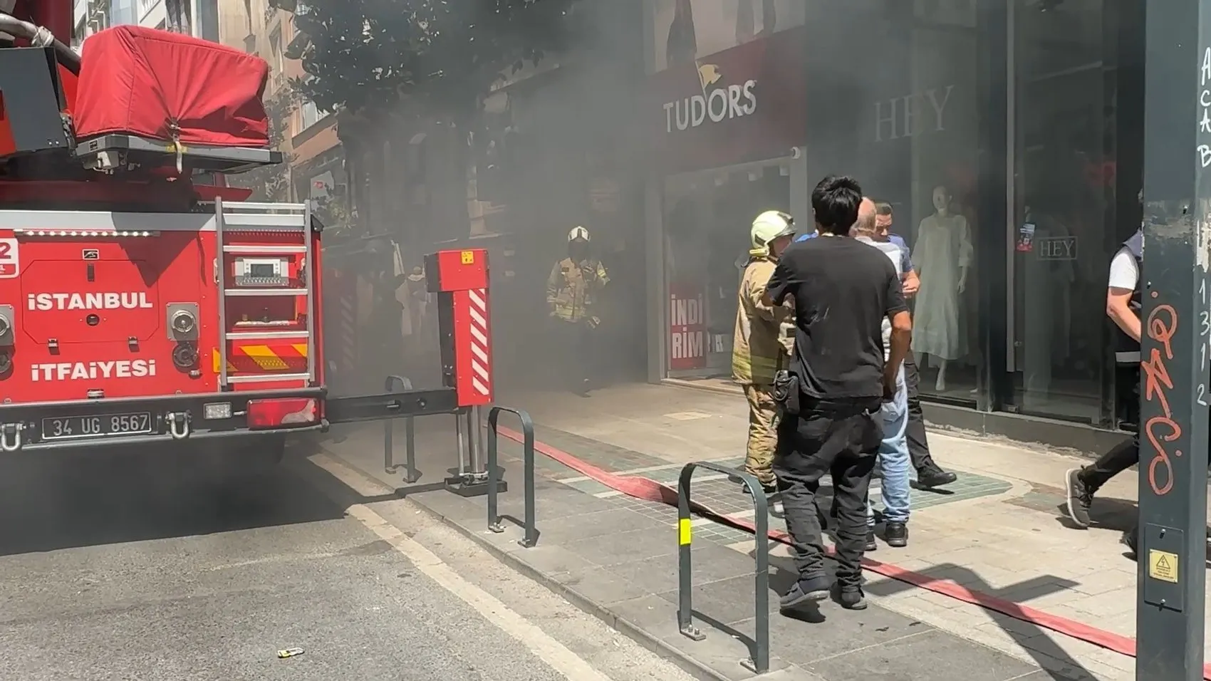 Nişantaşı’nda elektrik panosu paniği