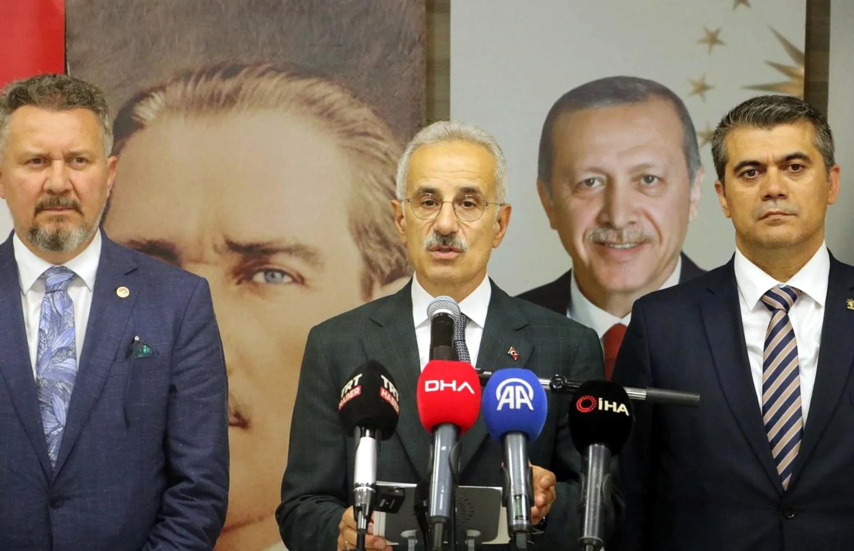 Bakan Uraloğlu Türkiye'nin geleceğini 2053 vizyonuyla planladıklarını duyurdu