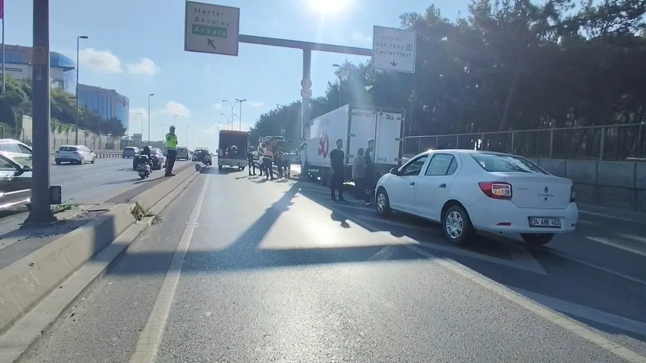 Bahçelievler D-100 trafiğini durduran kaza