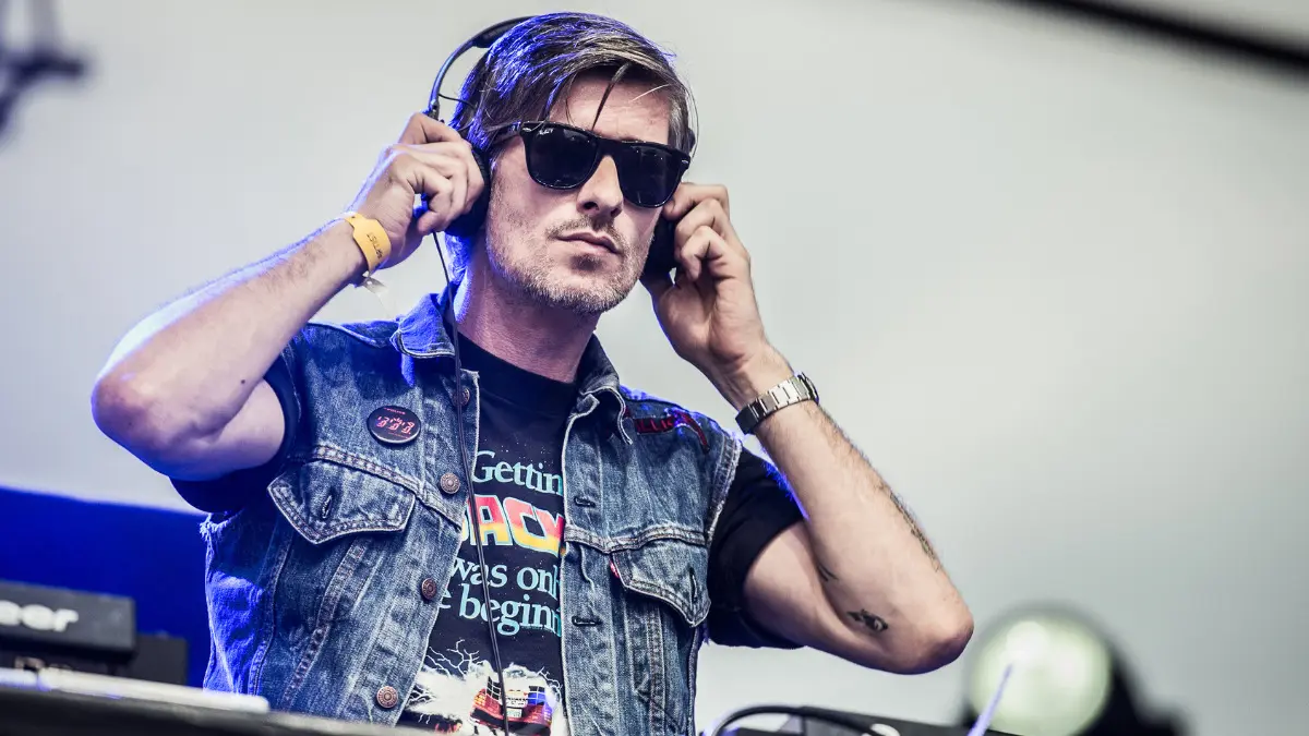 Nigthcall şarkısıyla dünyaca tanınan DJ Kavinsky evinde ölü bulundu 1