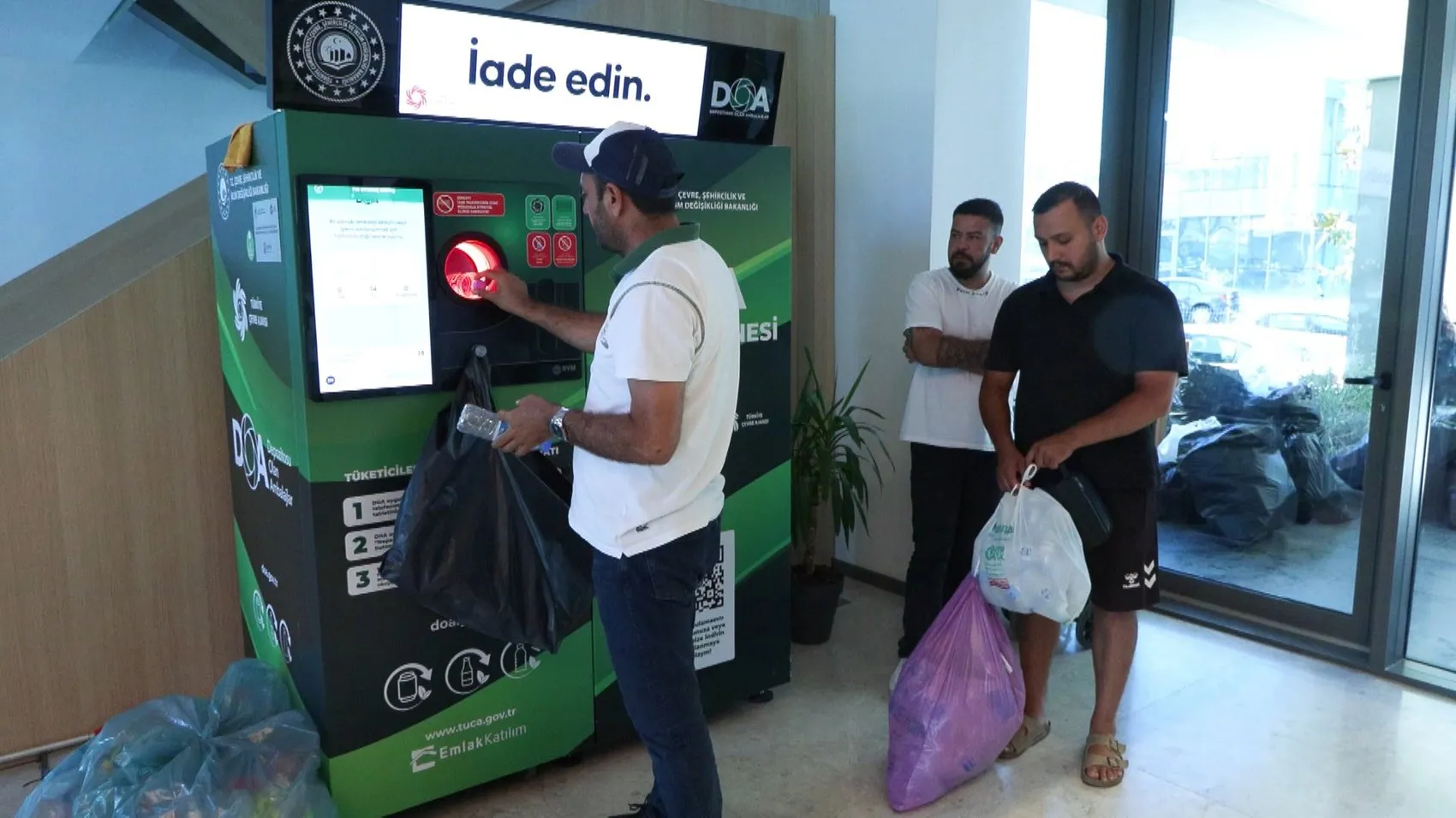 Depozito sistemi sokak toplayıcılarının kazancını artırdı